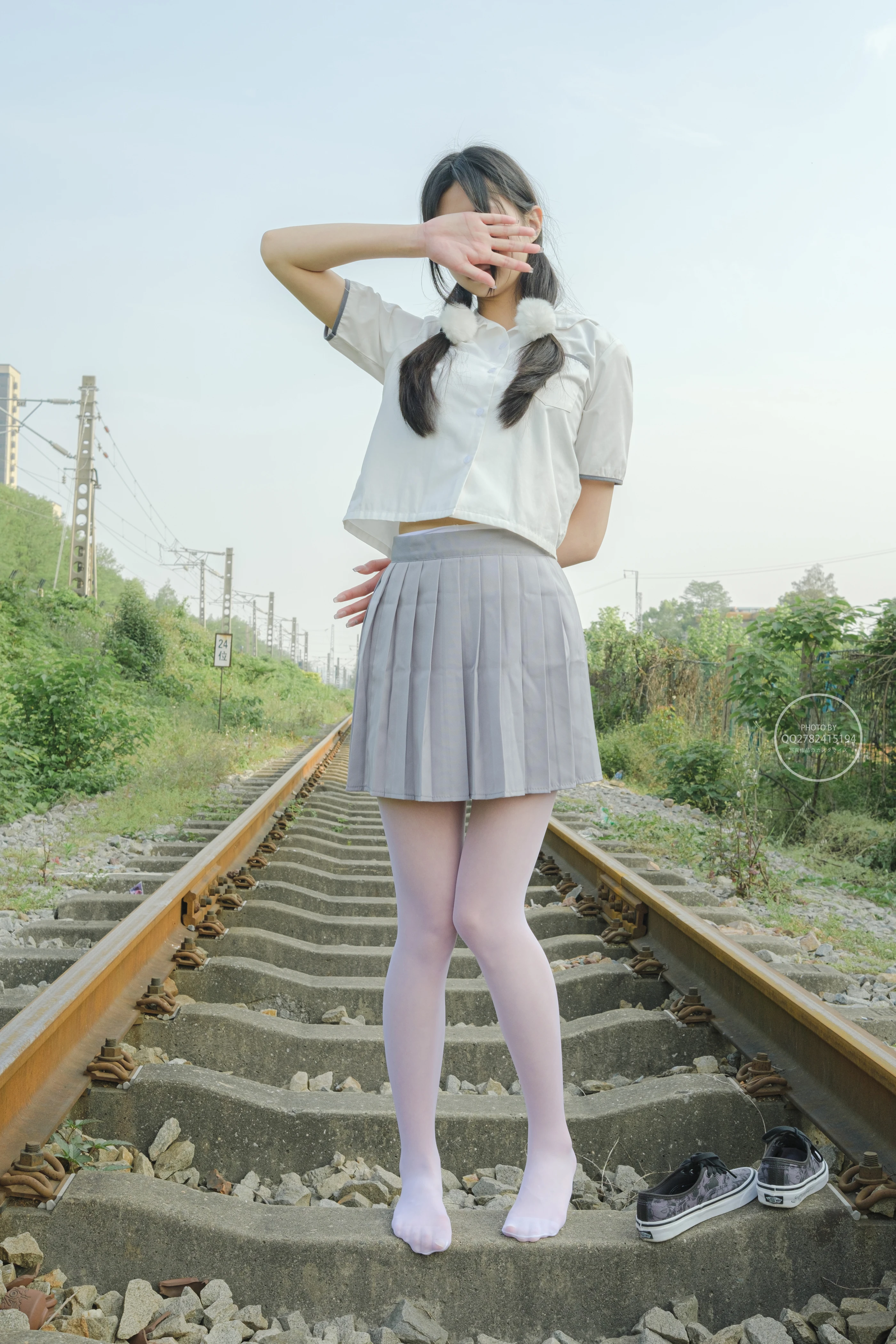 森萝财团 有料 NO.038 吸吸 铁轨边的JK白丝美少女 [60P]插图1